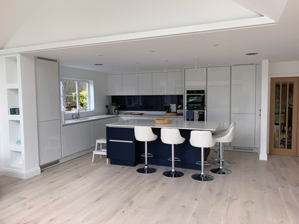 construction company in Epsom and Surrey white modern kitchen interior